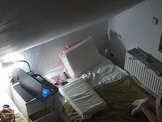 voyeurcam-julmodels-bed-7