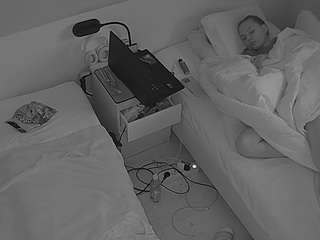 voyeurcam-julmodels-bed-7
