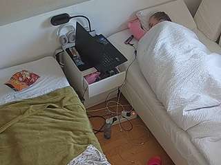 voyeurcam-julmodels-bed-7