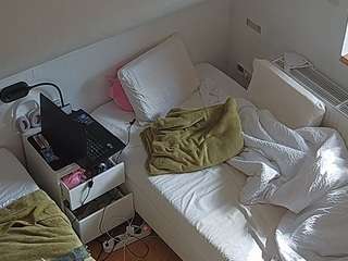 voyeurcam-julmodels-bed-7