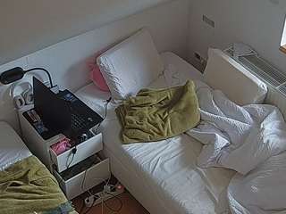 voyeurcam-julmodels-bed-7