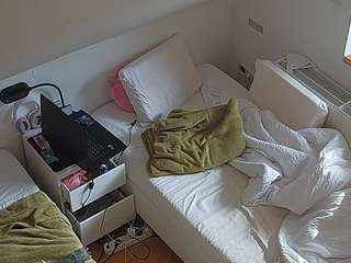 voyeurcam-julmodels-bed-7