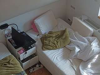 voyeurcam-julmodels-bed-7
