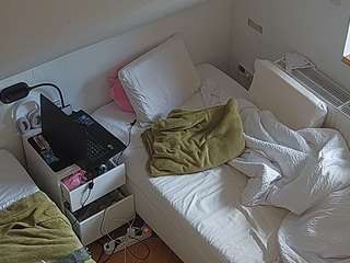 voyeurcam-julmodels-bed-7