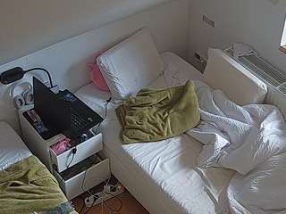 voyeurcam-julmodels-bed-7