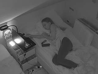 voyeurcam-julmodels-bed-7