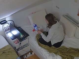 voyeurcam-julmodels-bed-7