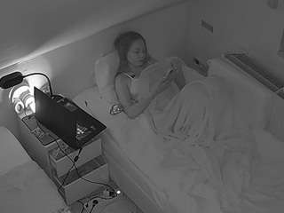 voyeurcam-julmodels-bed-7