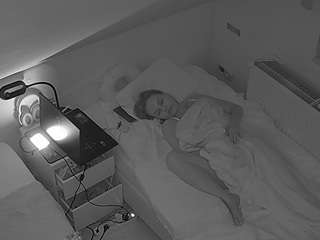 voyeurcam-julmodels-bed-7 Thumb Image
