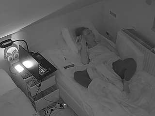 voyeurcam-julmodels-bed-7