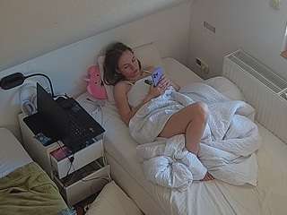 voyeurcam-julmodels-bed-7