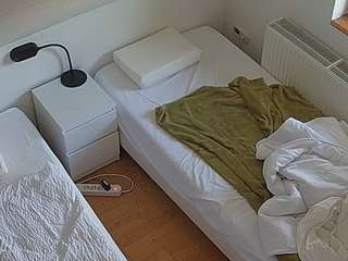 voyeurcam-julmodels-bed-7