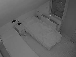 voyeurcam-julmodels-bed-7