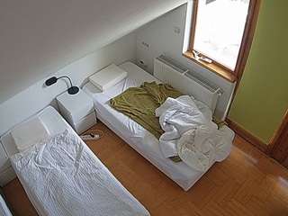 voyeurcam-julmodels-bed-7