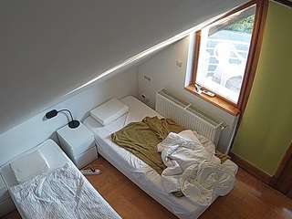 voyeurcam-julmodels-bed-7