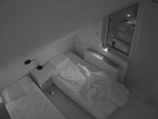 voyeurcam-julmodels-bed-7
