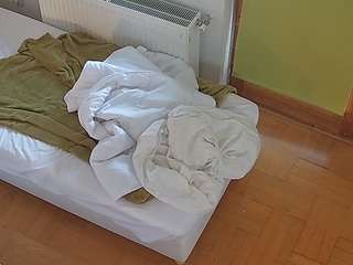 voyeurcam-julmodels-bed-7
