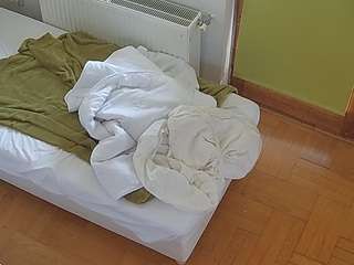 voyeurcam-julmodels-bed-7