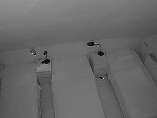voyeurcam-julmodels-bed-7