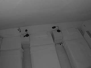 voyeurcam-julmodels-bed-7