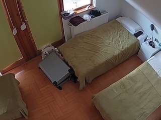 voyeurcam-julmodels-bed-7