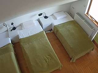 voyeurcam-julmodels-bed-7
