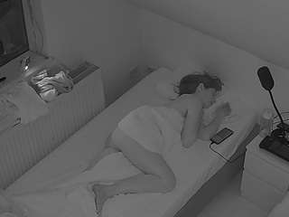 voyeurcam-julmodels-bed-7