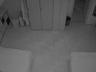 voyeurcam-julmodels-bed-7