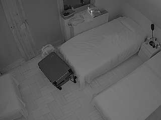 voyeurcam-julmodels-bed-7