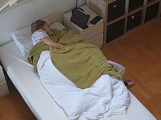 voyeurcam-julmodels-bed-7