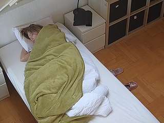 voyeurcam-julmodels-bed-7