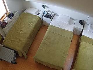 voyeurcam-julmodels-bed-7