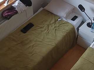 voyeurcam-julmodels-bed-7