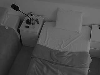 voyeurcam-julmodels-bed-7