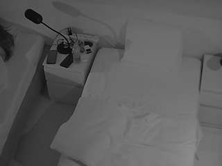 voyeurcam-julmodels-bed-7