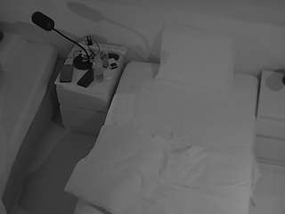 voyeurcam-julmodels-bed-7