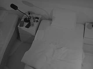 voyeurcam-julmodels-bed-7