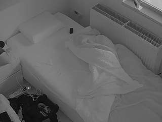 voyeurcam-julmodels-bed-7