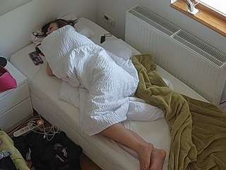 voyeurcam-julmodels-bed-7