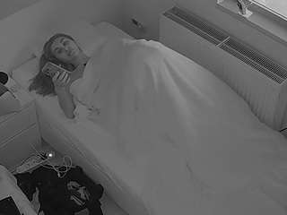 voyeurcam-julmodels-bed-7