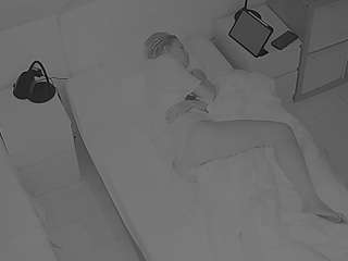 voyeurcam-julmodels-bed-7