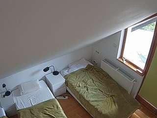 voyeurcam-julmodels-bed-7