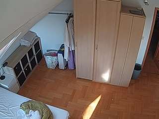 voyeurcam-julmodels-bed-7