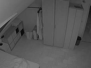 voyeurcam-julmodels-bed-7
