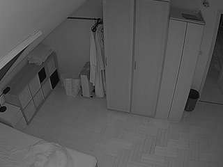 voyeurcam-julmodels-bed-7