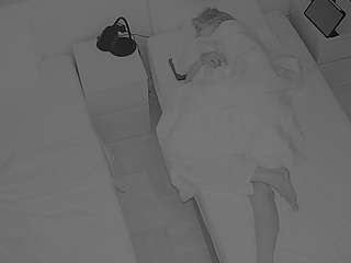 voyeurcam-julmodels-bed-7