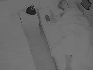 voyeurcam-julmodels-bed-7