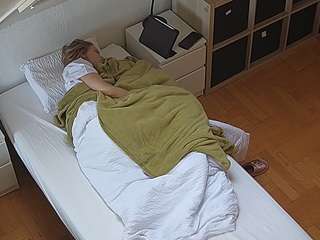 voyeurcam-julmodels-bed-7