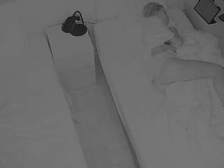 voyeurcam-julmodels-bed-7