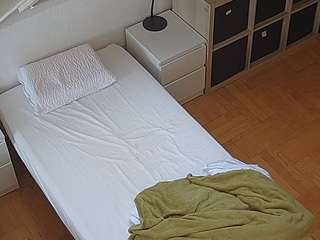 voyeurcam-julmodels-bed-7